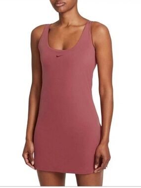 Nike Bliss Luxe Women's Slim Fit Training Tennis Dress